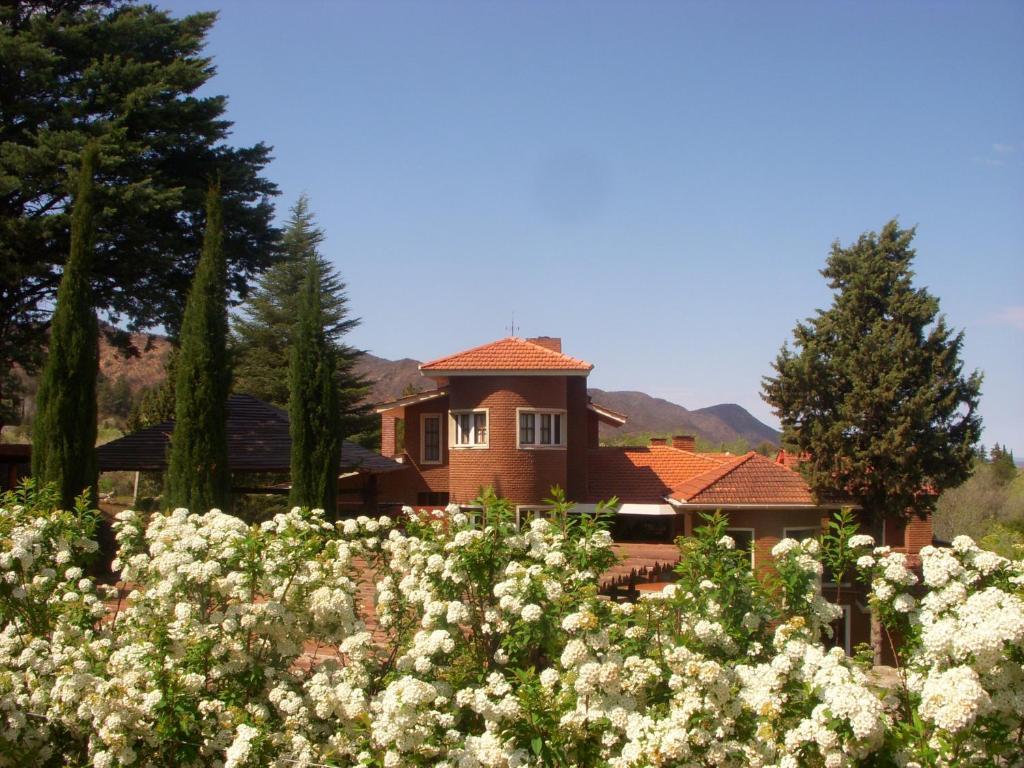 Chalet Suisse Posada & Spa - Adults Only Вилья-Хенераль-Бельграно Экстерьер фото